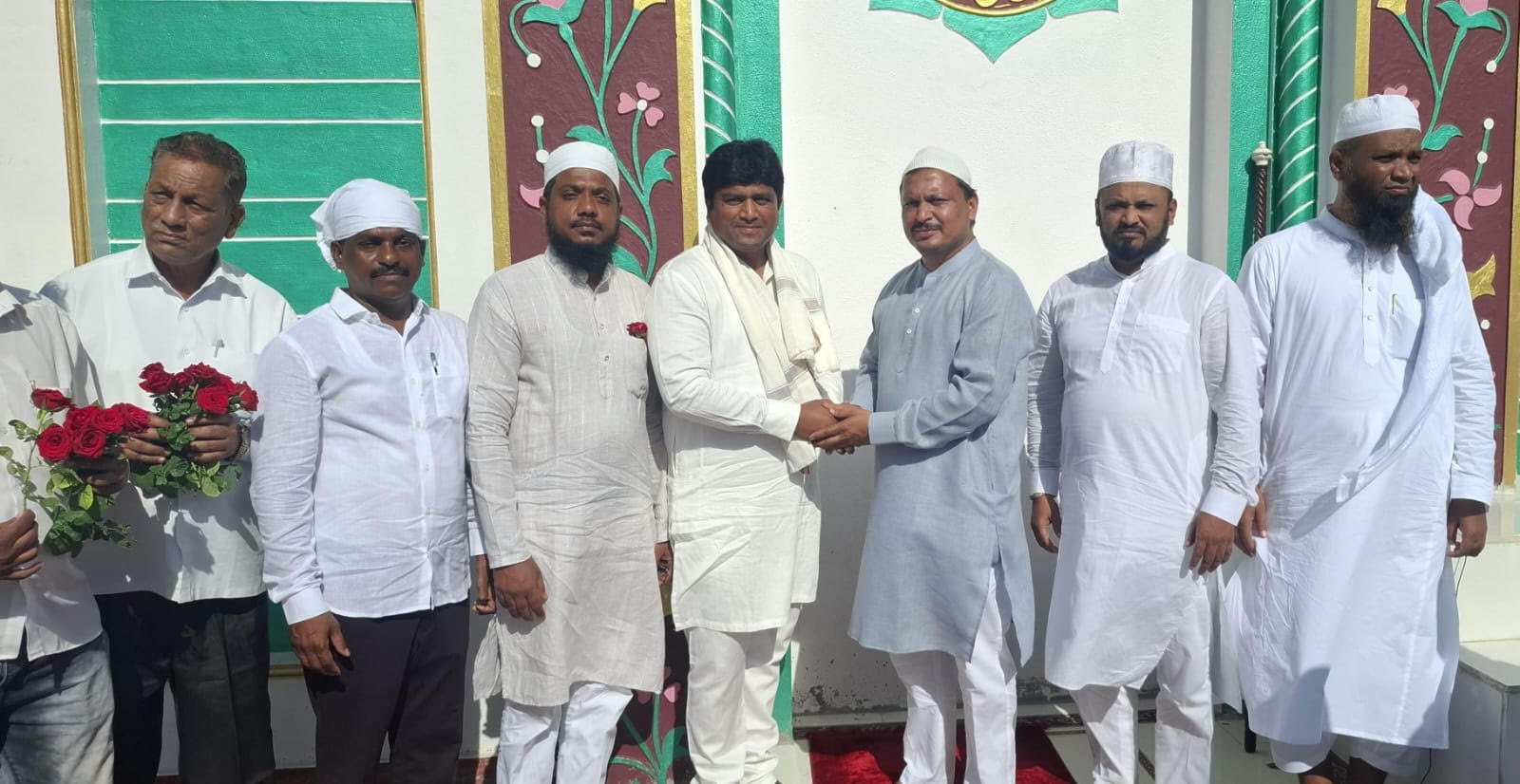 बकरी ईद निमित्त काँग्रेसचे 'मोहब्बत का गुलाब' उपक्रम